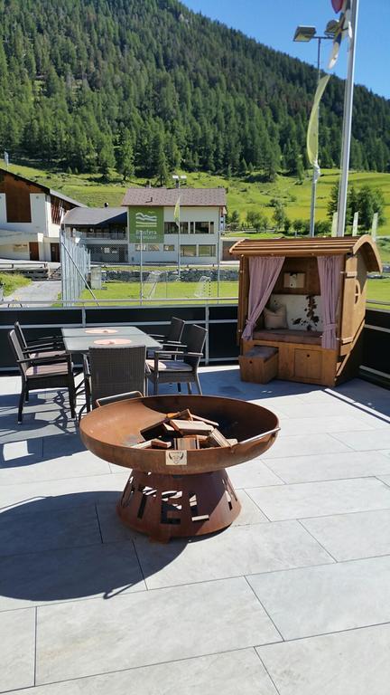 Hotel Al Rom Tschierv ภายนอก รูปภาพ
