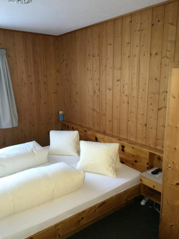 Hotel Al Rom Tschierv ภายนอก รูปภาพ