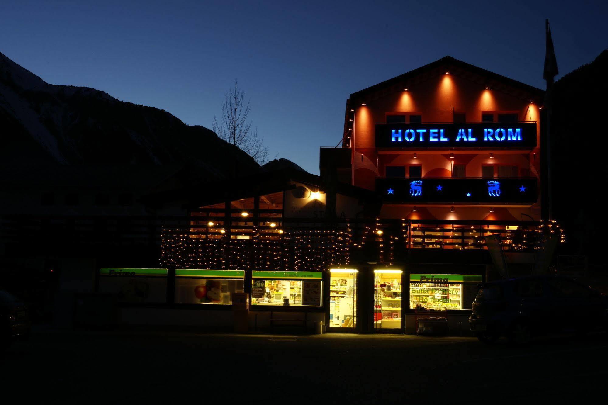 Hotel Al Rom Tschierv ภายนอก รูปภาพ